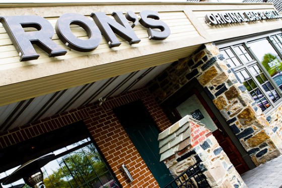 Ron's Original, Exterior – Nina Lea Photography