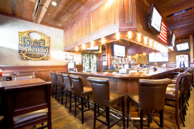 RonsBar_NinaLeaPhoto