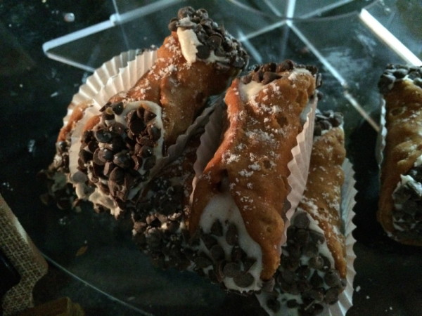 Yori's Cannolis at Up on Roof