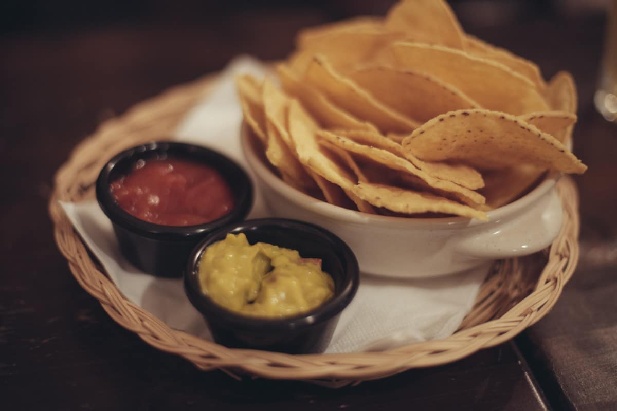 chips-guacamole-and-salsa