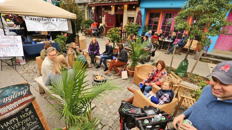 fall-for-the-arts-food-ch-business-district