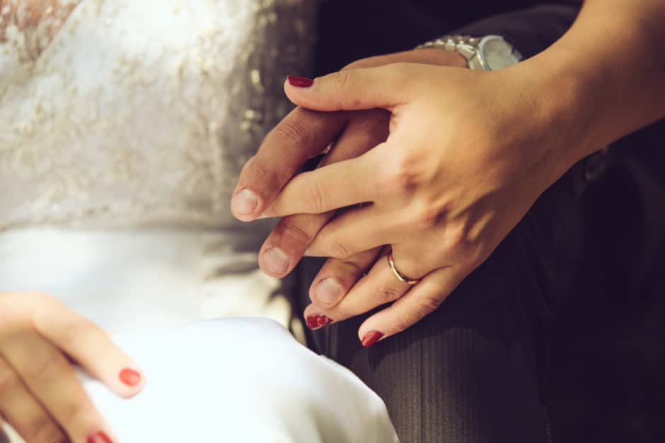 splitshire-wedding-hands