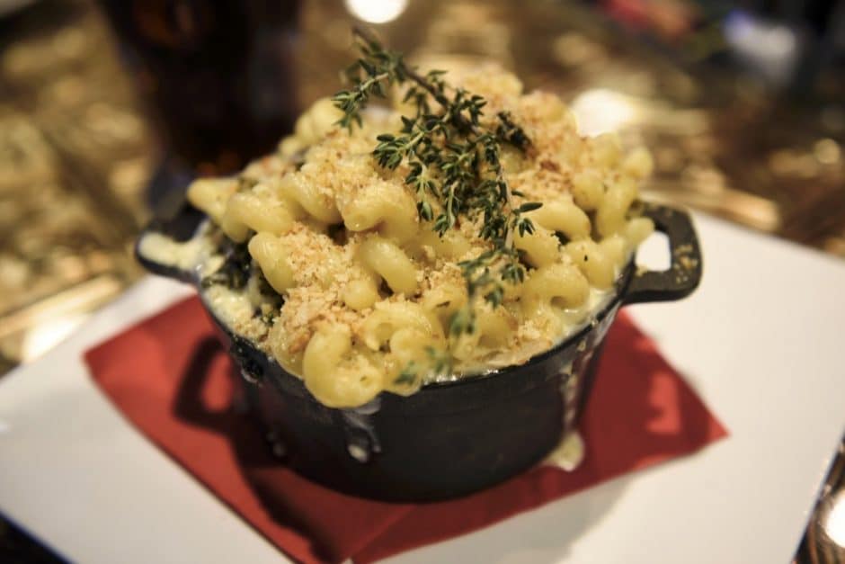 righteous-taphouse-mac-and-cheese