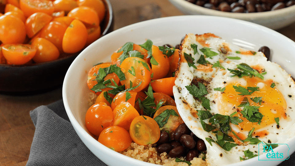 breakfast quinoa bowl