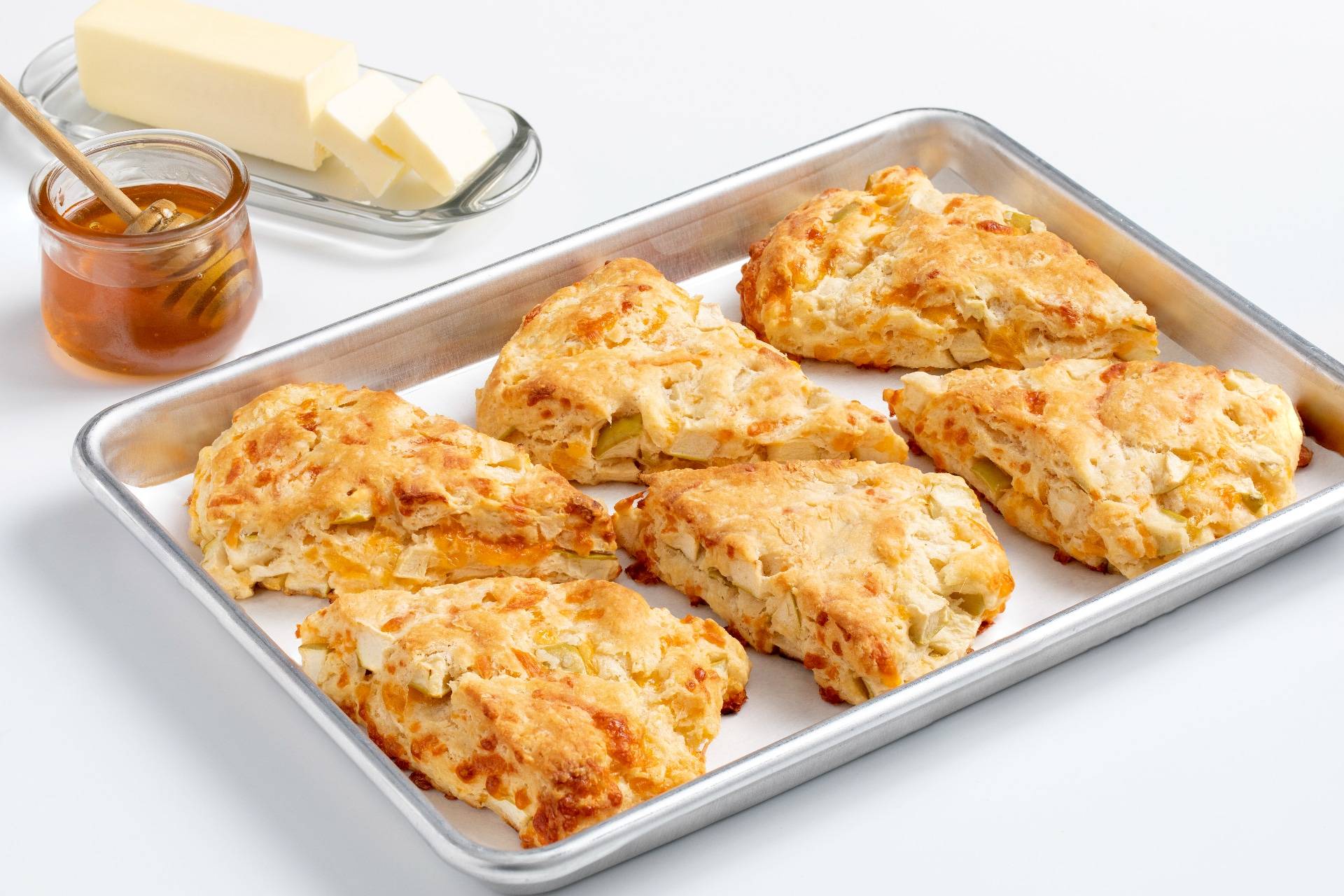 apple cheddar scones