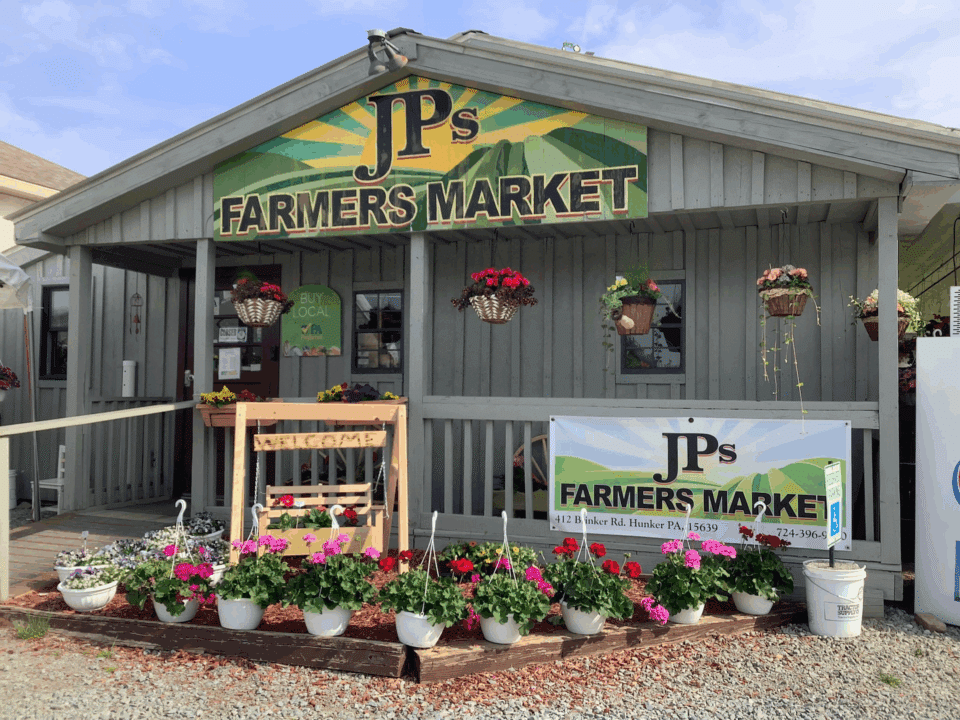 The exterior of JP's Farmers Market in Hunker.