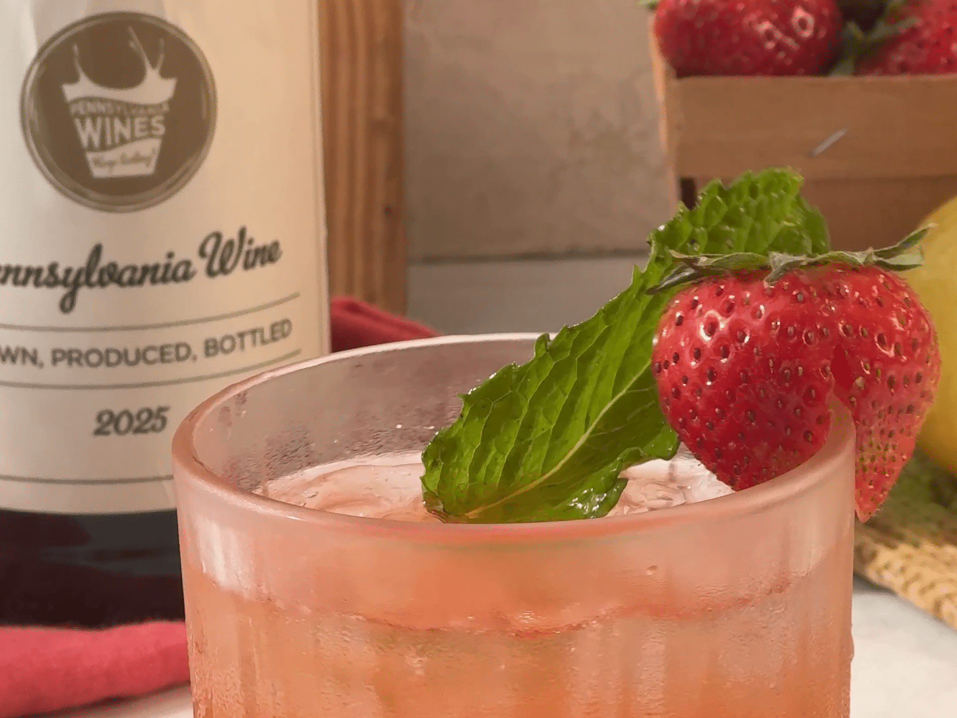 Strawberry Sparkling Smash cocktail.