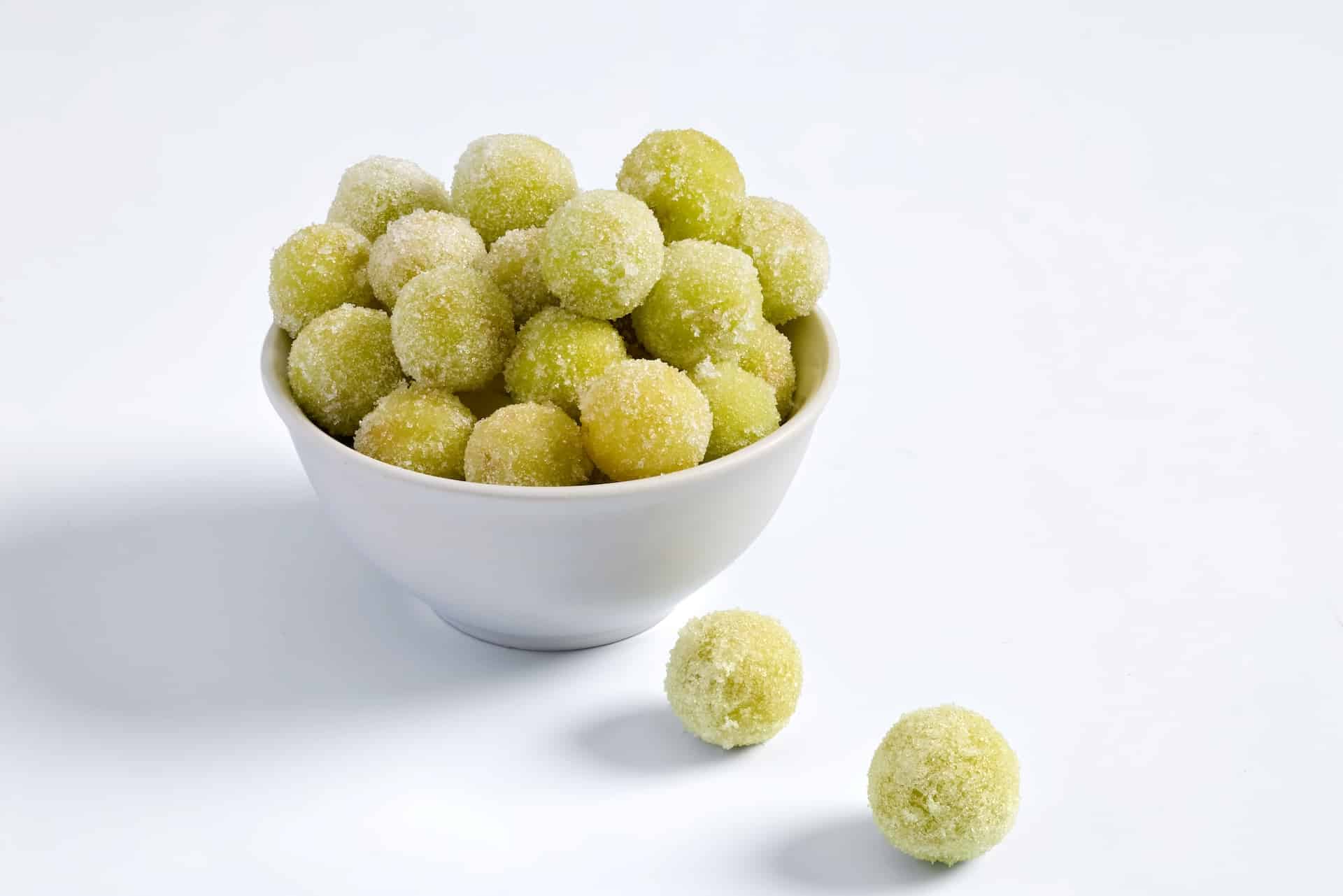 3 ingredient candied frozen grapes.