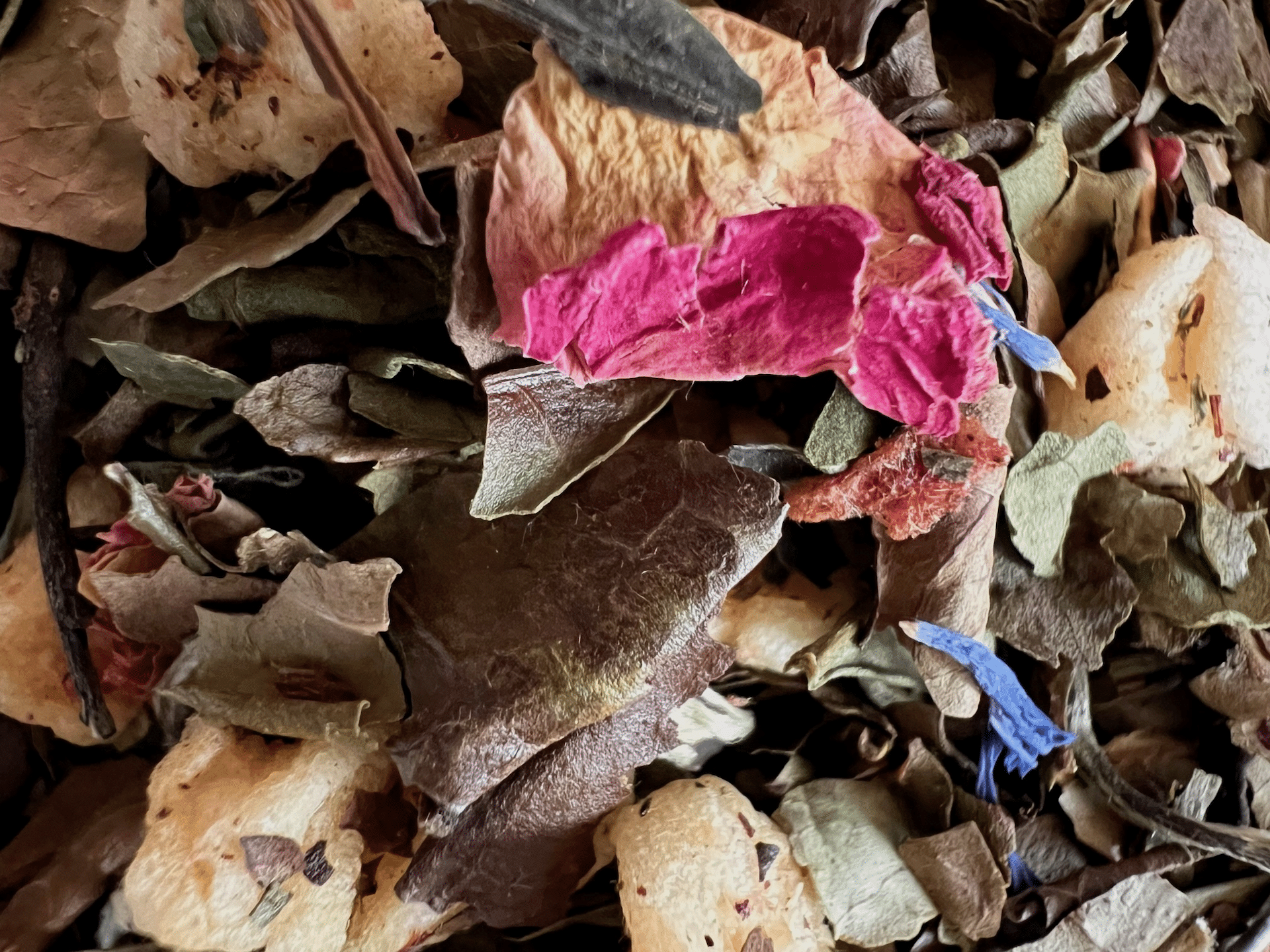 White strawberry tea by Quite The Stir.