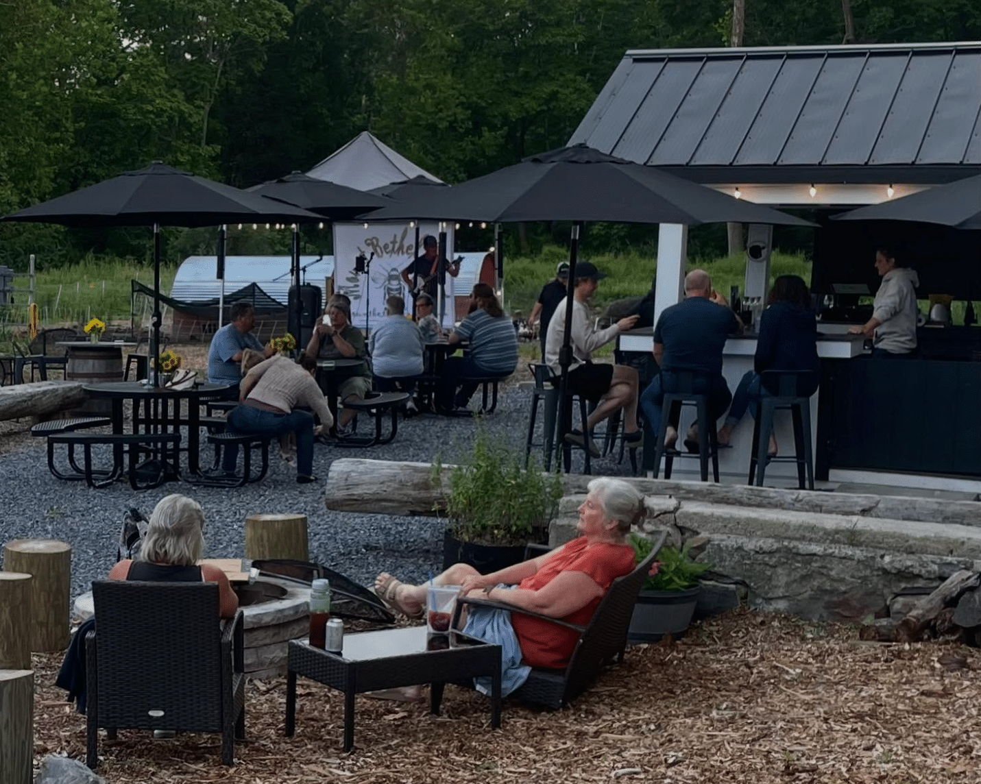 Guests relax at PA Preferred Mount Bethal Farms.