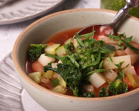 PA Preferred® Tuscan white bean, pesto and kale soup.